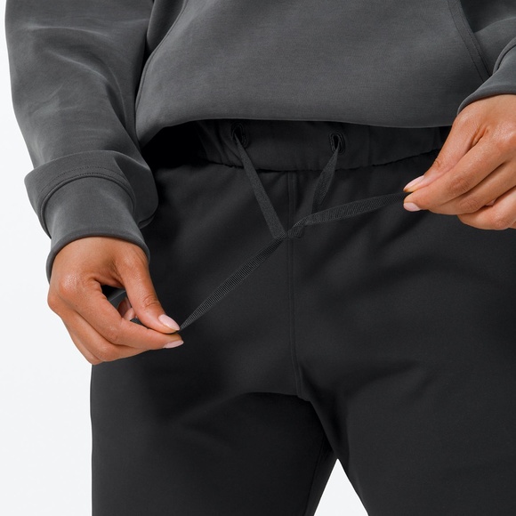 NEW WITH TAG LULULEMON On the Fly PANTS  - SIZE 8 - Picture 4 of 8